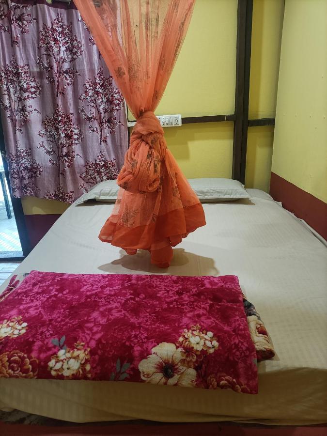 Om D S Cafe 51 & Beach Stay Gokarna  Exterior foto