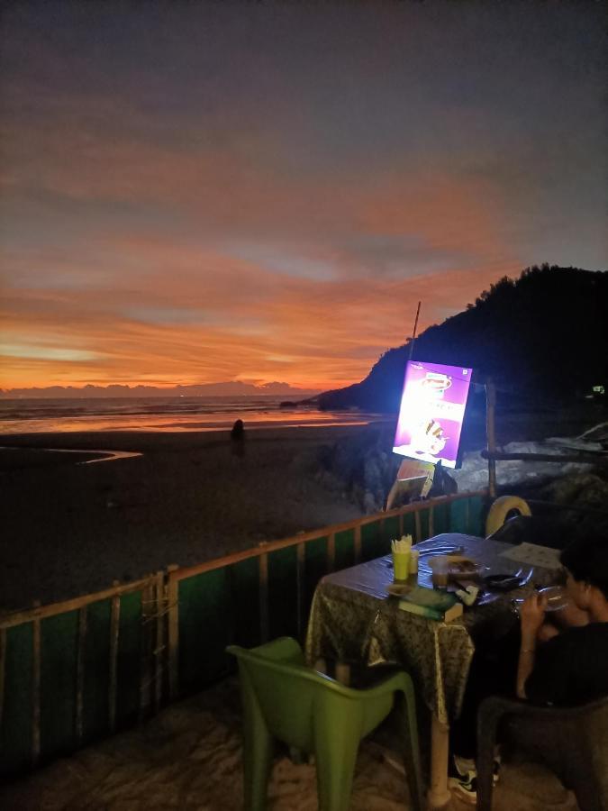 Om D S Cafe 51 & Beach Stay Gokarna  Exterior foto