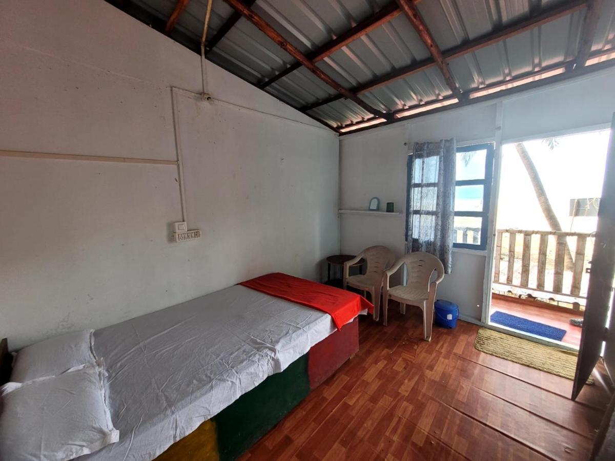 Om D S Cafe 51 & Beach Stay Gokarna  Exterior foto