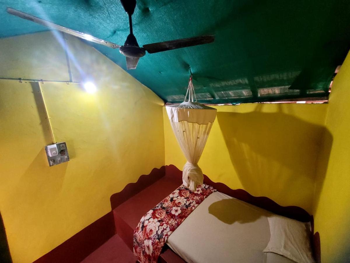 Om D S Cafe 51 & Beach Stay Gokarna  Exterior foto